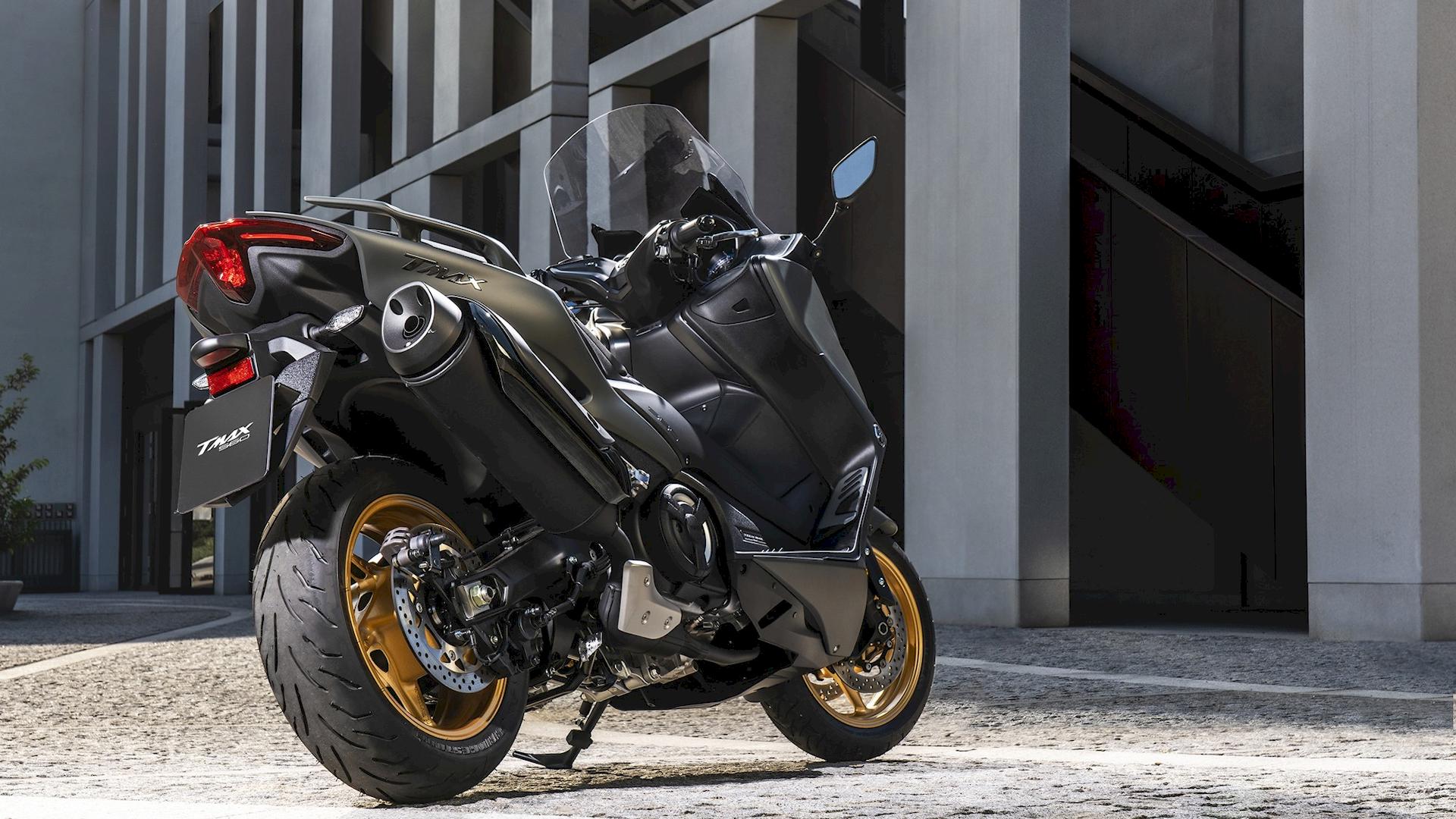 Yamaha TMAX 560 prezzo e disponibilità del rinnovato maxiscooter