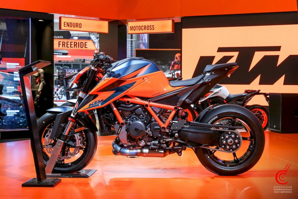 KTM 1290 Super Duke R 2020: prezzo della super naked leggera e performante