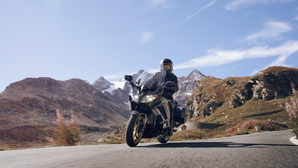 Yamaha FJR 2020: le nuove FJR1300AS e FJR1300AE Ultimate Edition