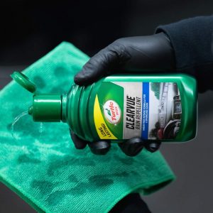 Spray idrorepellente per auto: come proteggere i cristalli dalle intemperie