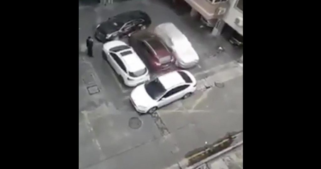 Come (non) uscire da un parcheggio quando siete bloccati [Video]