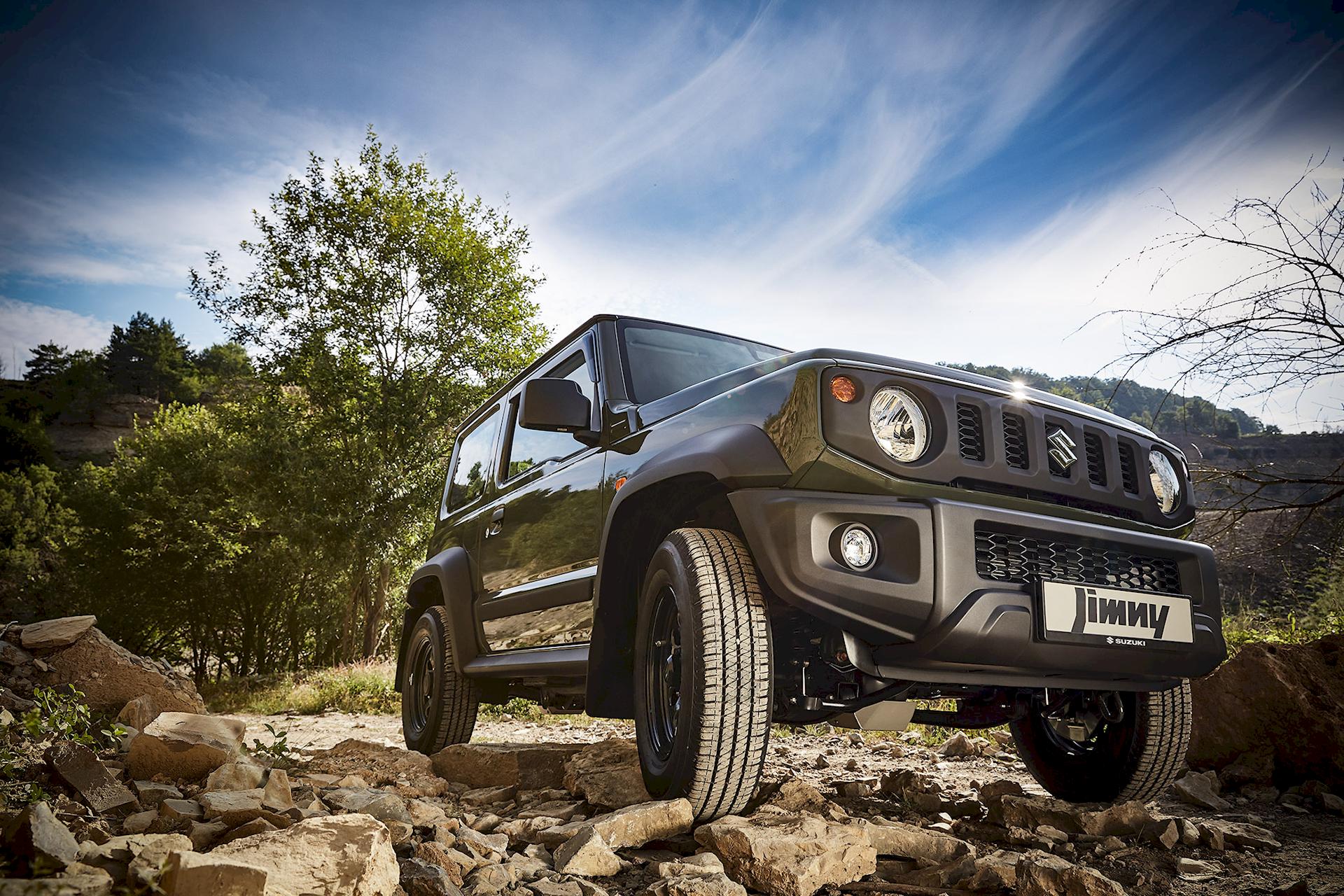 Suzuki Jimny accessori originali: per vivere al meglio l'off-road