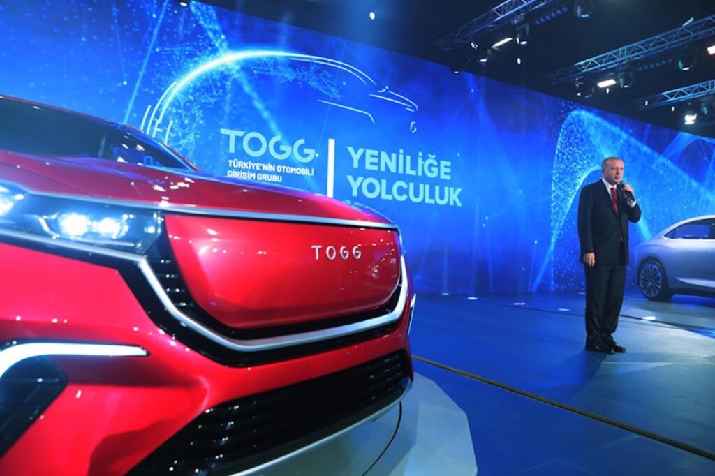 TOGG: l’auto elettrica turca presentata e testata da Erdogan [Video]