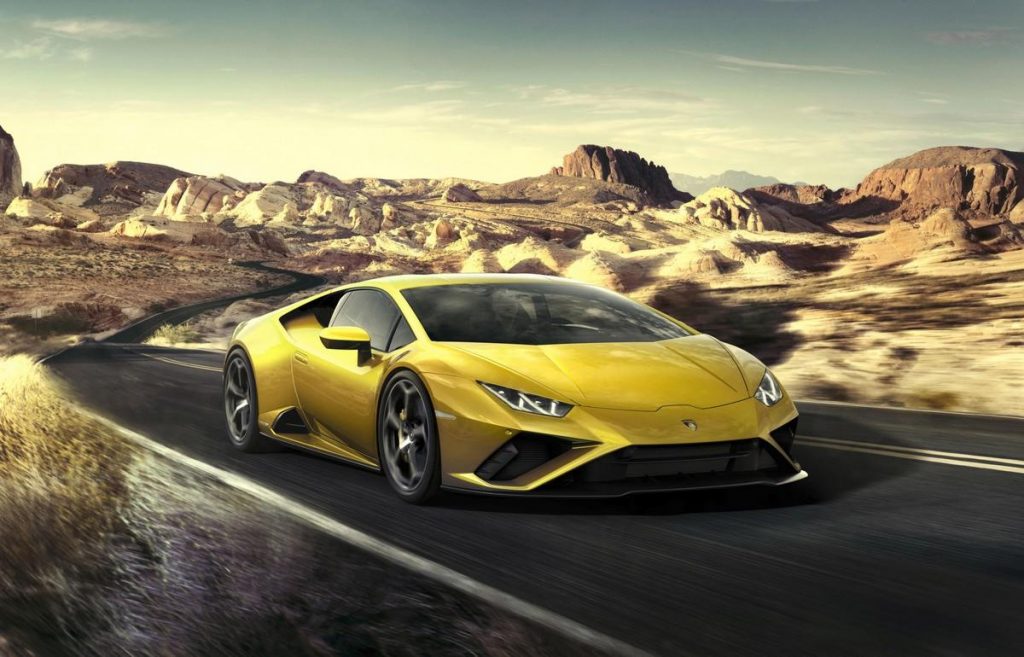 Lamborghini Huracan EVO RWD: esaltanti emozioni di guida al volante