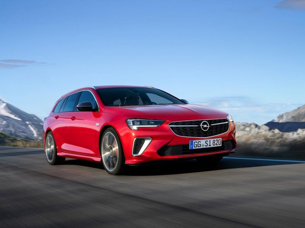 Opel Insignia GSi 2020: nuovo motore per la sportiva del fulmine