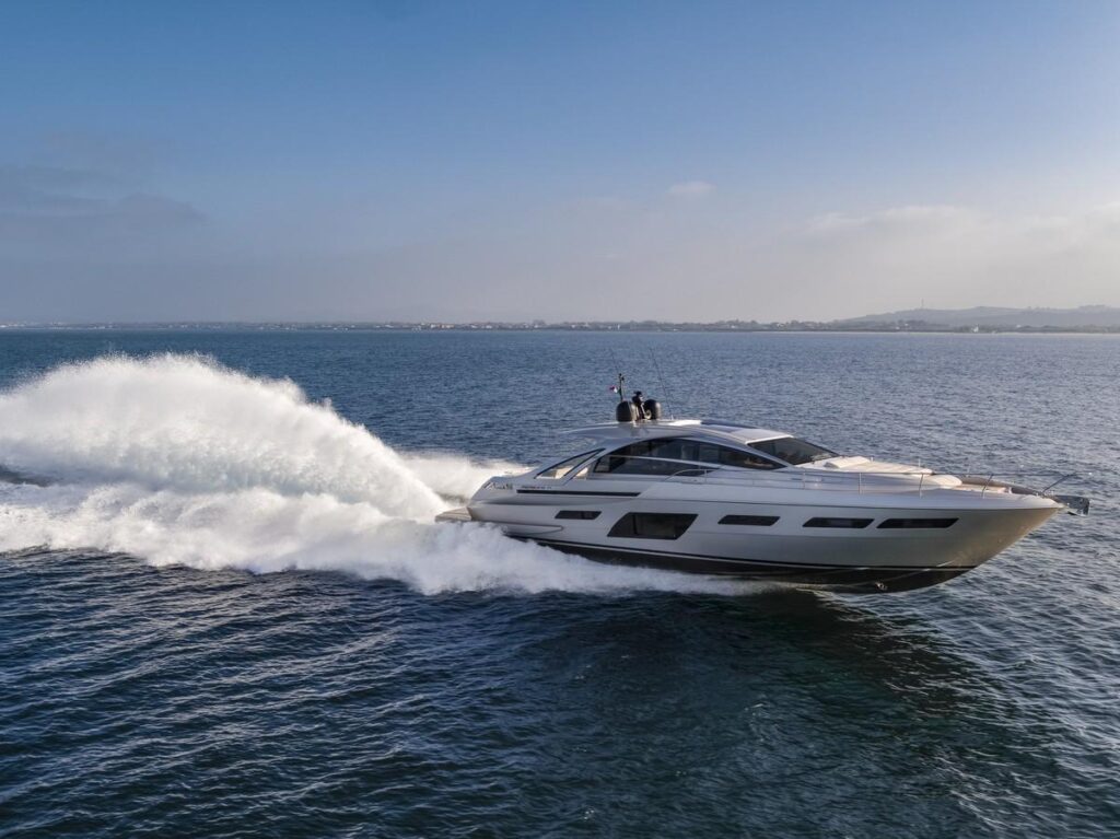 Pershing 7X: design, tecnologia e performance senza eguali