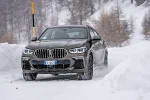 BMW X6 sulla neve
