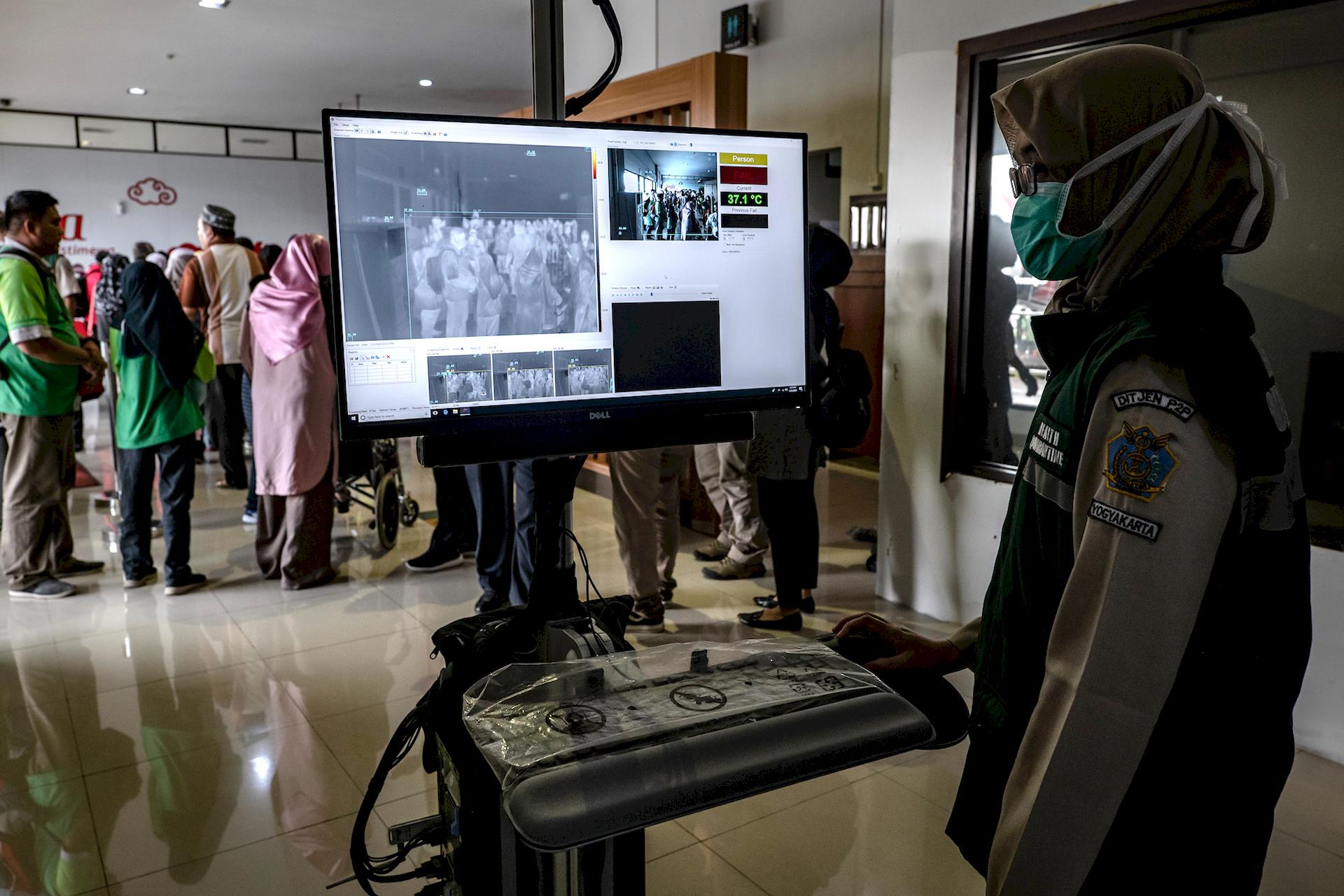 coronavirus in aeroporto