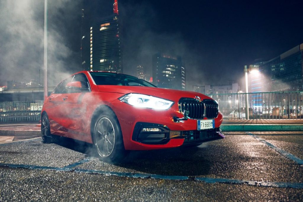 Nuova BMW Serie 1: illuminazione speciale per un video musicale