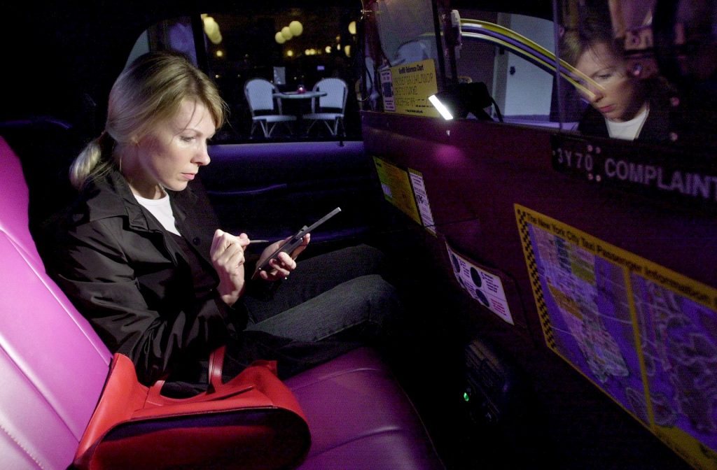 Taxi a Torino come a New York: arriva il divisorio in plexiglass