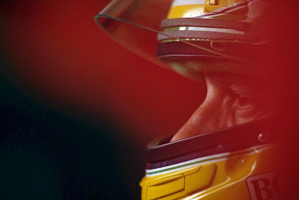 Suite 200. L’ultima notte di Ayrton Senna. Il libro di Giorgio Teruzzi sul campione più amato.