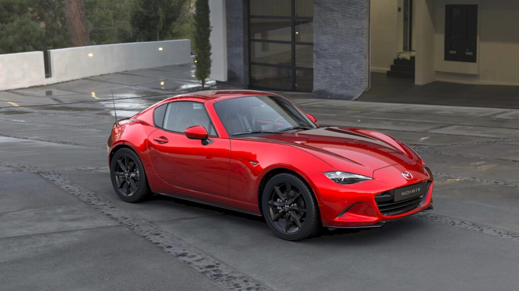 Mazda MX-5 2020: caratteristiche e prezzi delle Polymetal 1.5 e Sport 2.0