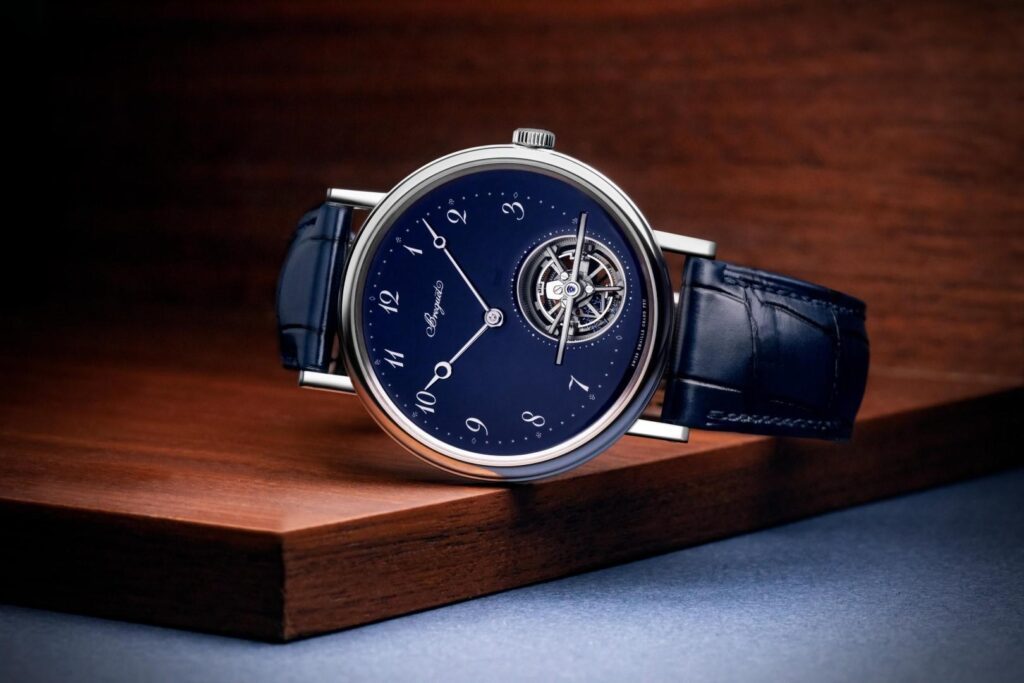 Breguet Classique Tourbillon Extra-Plat 2020: eleganza in blu