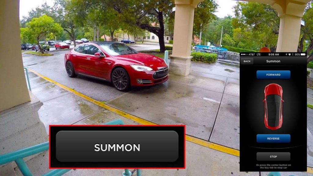 Reverse Summon: Tesla lascia i passeggeri, poi va a parcheggiare da sola.