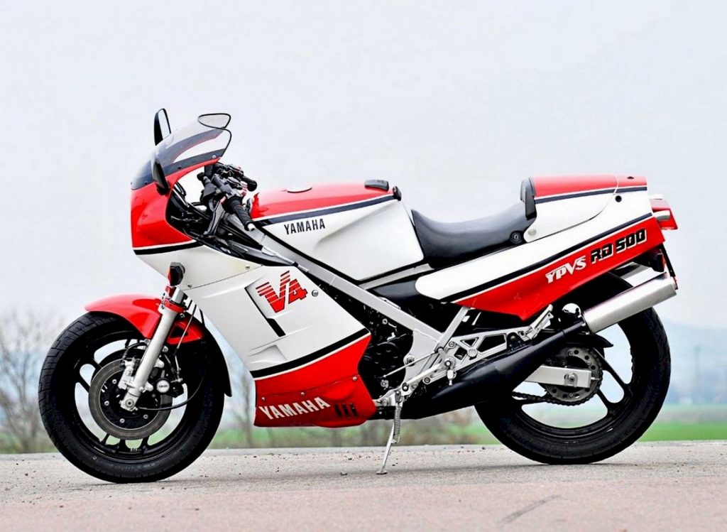 Tutti i segreti della Yamaha RD 500 LC, la prima replica stradale delle 500 da corsa