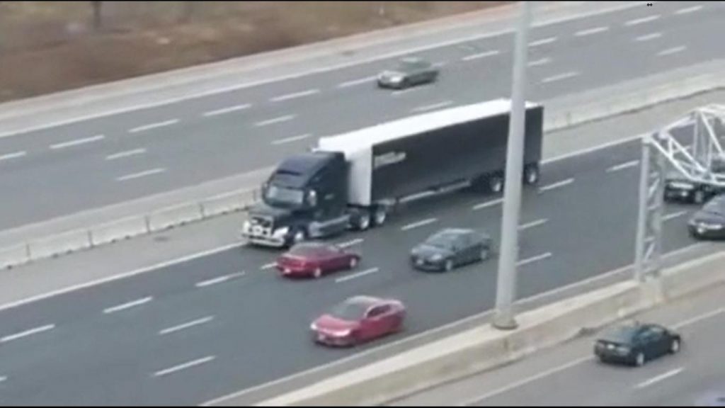 Idiota in contromano in autostrada
