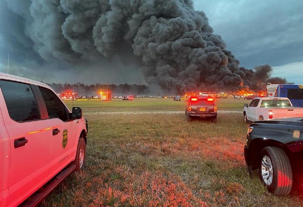 Florida: incendio in aeroporto distrugge 3.500 auto a noleggio