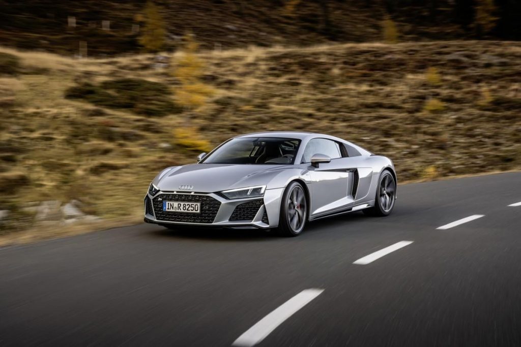 Audi R8 V10 prezzo, design, motore della supercar dei quattro anelli