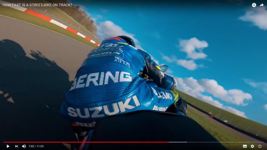 Suzuki GSX-R1000R in pista con Guintoli a Donington Park [video]