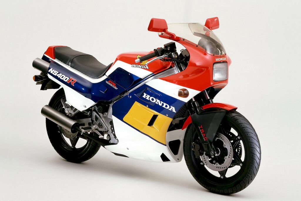 Honda NS400R race replica anni ’80 tre cilindri due tempi da 72 CV