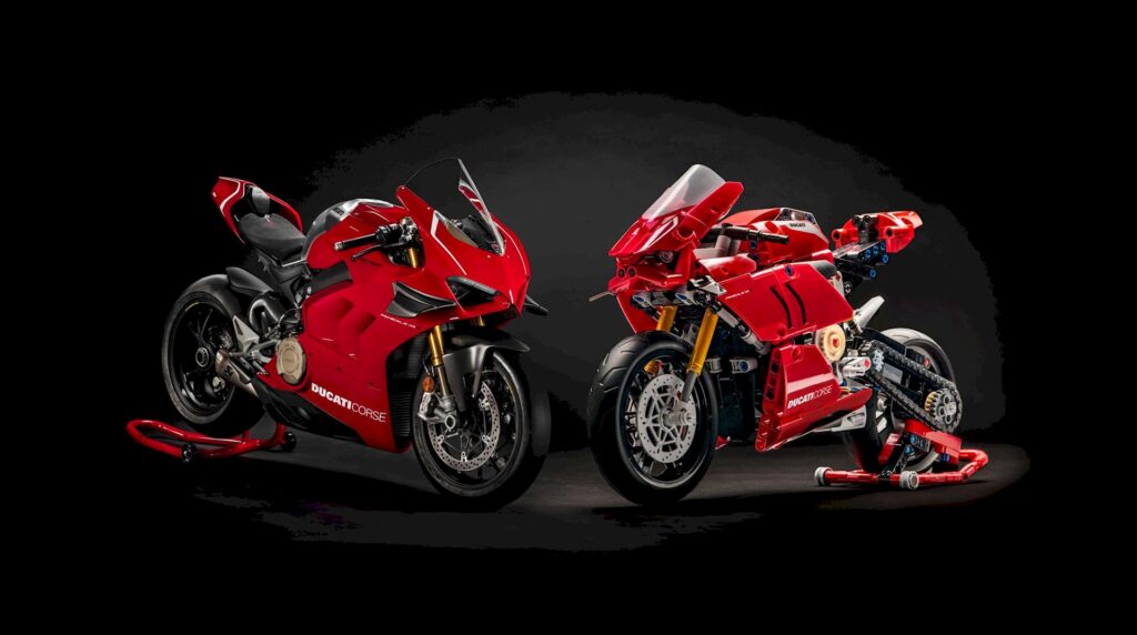 Ducati Panigale V4 R LEGO Technic: prezzo e caratteristiche del modellino