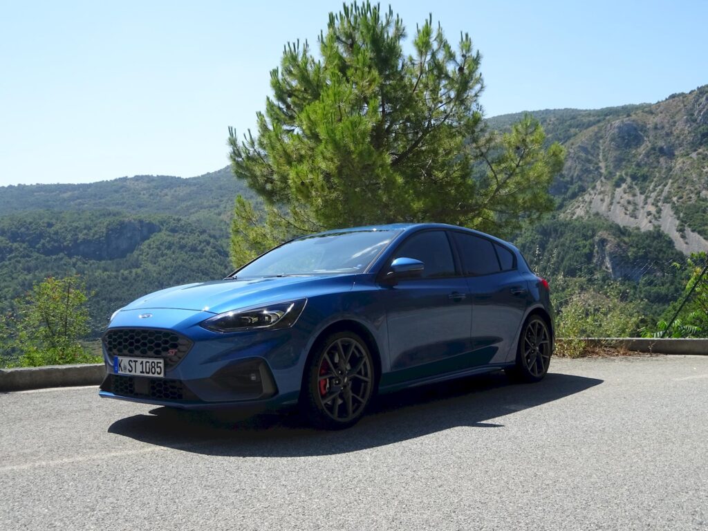 Nuova Ford Focus ST: senza la RS la stella è lei?