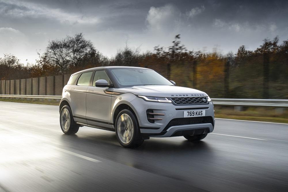 Range Rover Evoque ibrida Plug-in 2020: prezzo, motore e ricarica