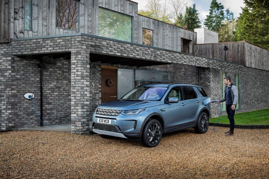 Land Rover Discovery Sport ibrida Plug-in: prestazioni ed autonomia