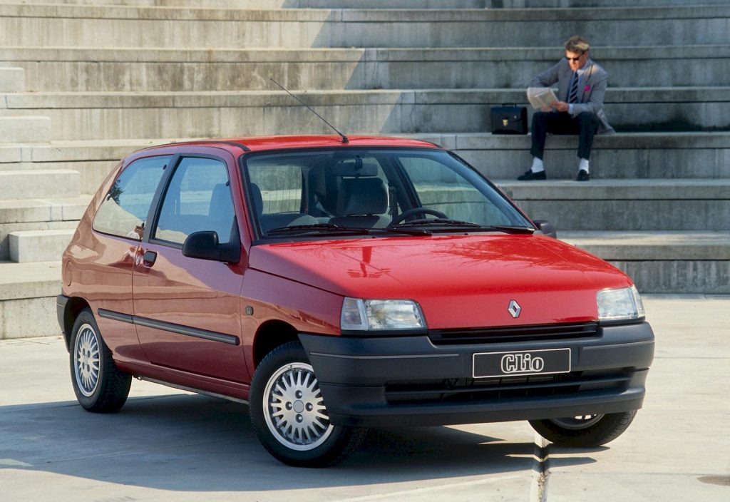 Renault Clio: tutto quello che c’è da sapere sulla francesina anni ’90.