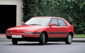 Storia Mazda coupe Mazda-323-F-1989