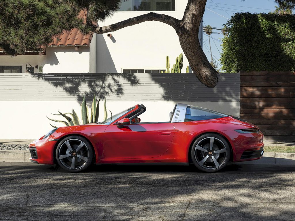 Porsche 911 Targa: 3 litri biturbo boxer da 450 cv a 148.431 euro