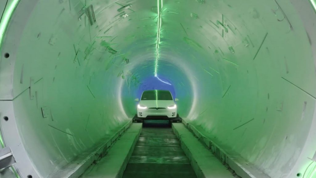 Elon Musk ha rivelato quando verrà aperto il primo Vegas Loop di Boring Company