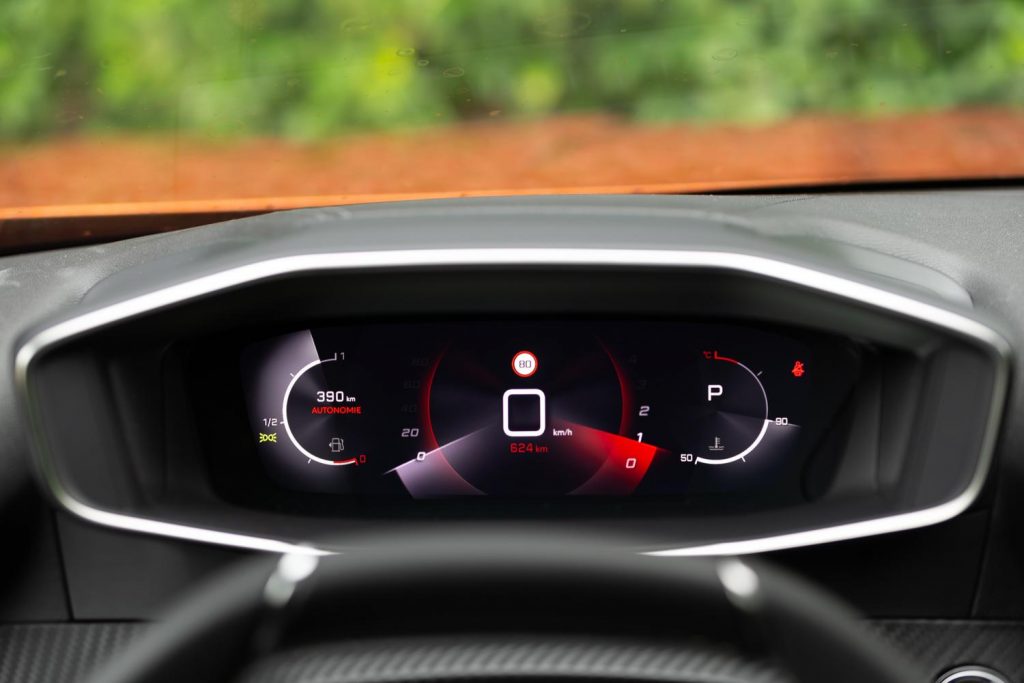 Peugeot i-Cockpit 3D: la tecnologia di bordo entra in una nuova dimensione