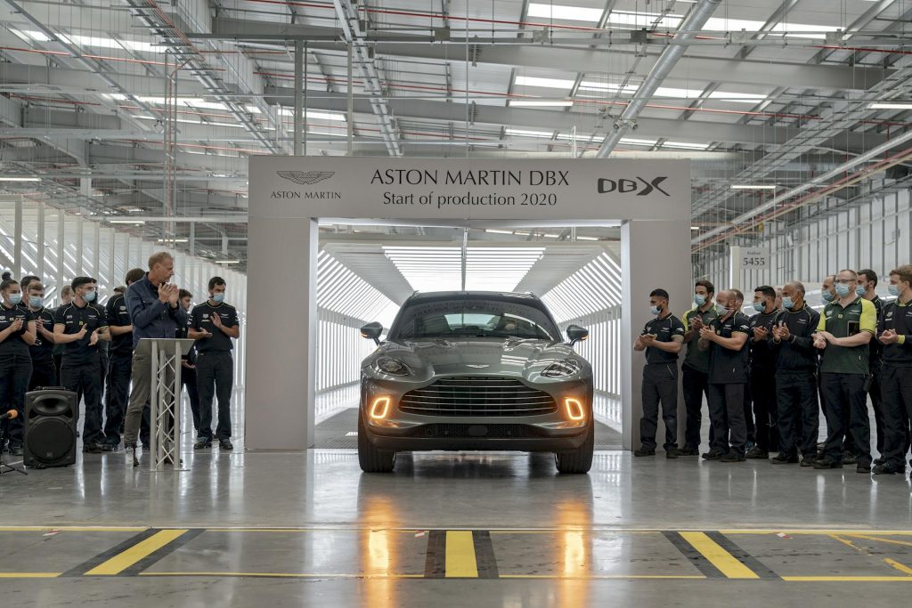 Aston Martin DBX: il primo esemplare esce dalla fabbrica in Galles