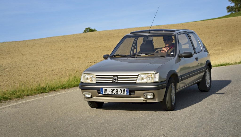 Peugeot 205 Gentry: la youngtimer anti Clio Baccara