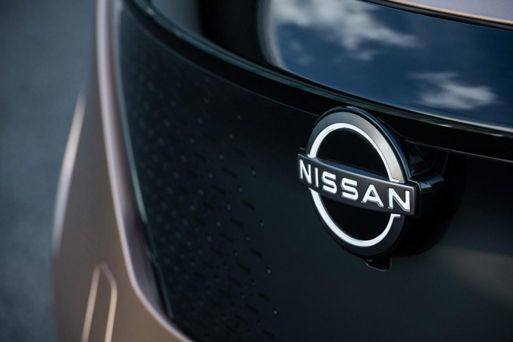 Nuovo logo Nissan: fluido, familiare e digitale