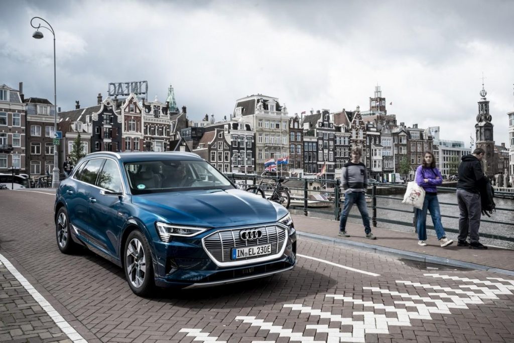 Nuova Audi e-tron 2021: il nuovo equipaggiamento hi-tech