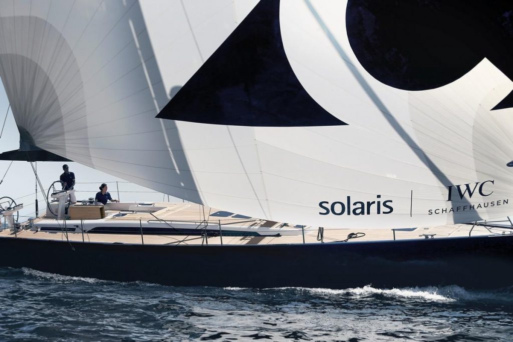 IWC Solaris Double Moon: lo yacht a vela ispirato all’orologio Portugieser