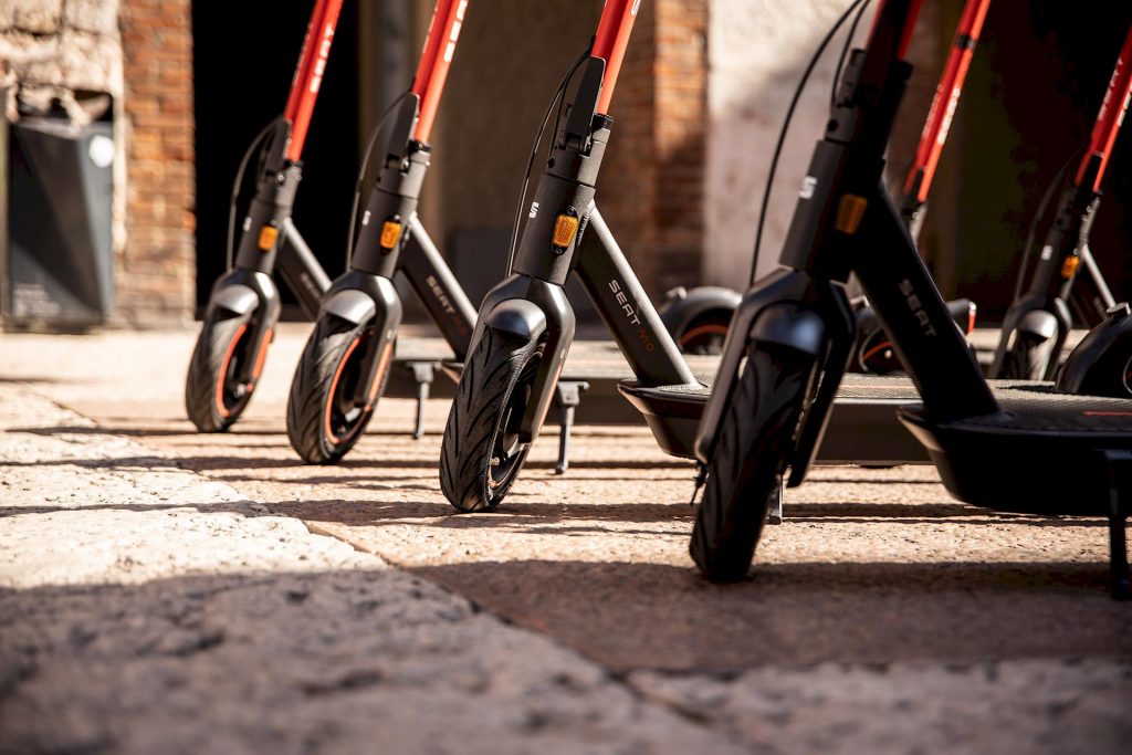 Seat MÓ eKickScooter 65: la prova nel centro di Verona [Video Test Drive]