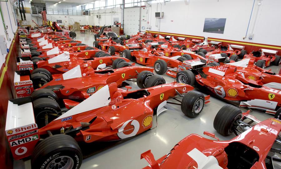 Ferrari Endless Emotions: c’è chi può comprarsi una Ferrari F1, e usarla in pista.