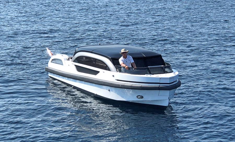 Wooden Boats WB27: il tender Bentley style in composito di carbonio