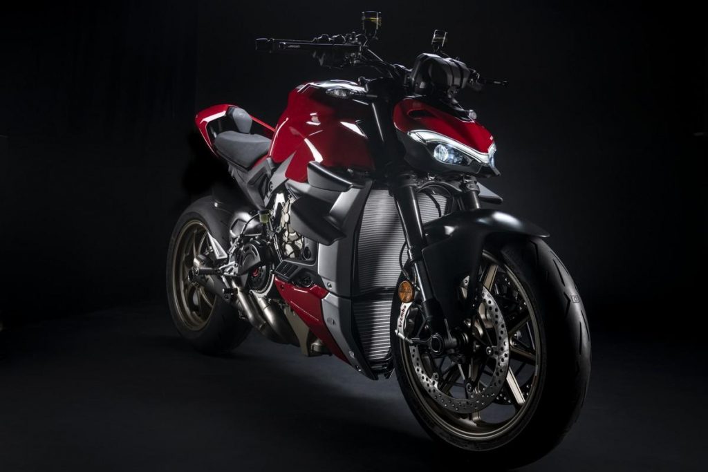 Ducati Streetfighter V4: accessori che esaltano il carattere sportivo
