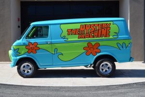 Scooby Doo Mystery Machine Van