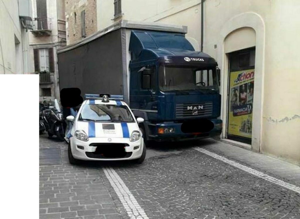 I vigili che multano i vigili? E’ successo davvero, a Chieti.