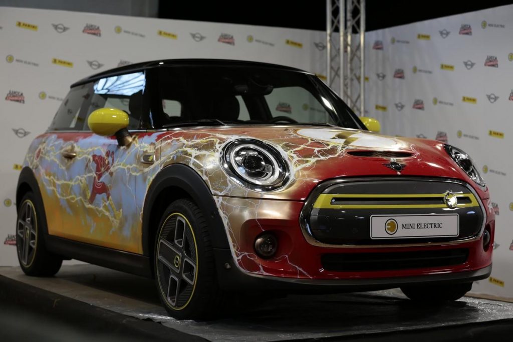 Mini Full Electric Flash: la special car celebra gli 80 anni di Flash