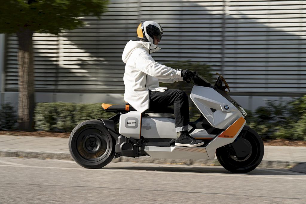 BMW Definition CE04 è lo scooter elettrico che va all’attacco dei cinesi