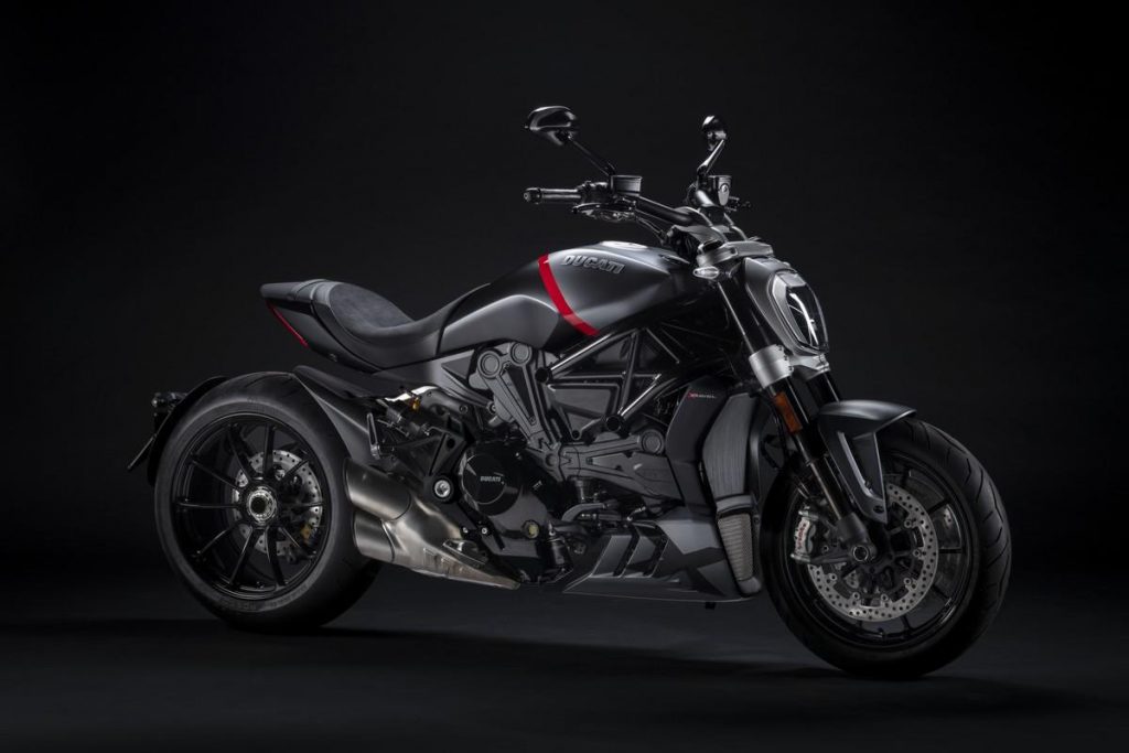 Ducati XDiavel 2021: Dark e Black Star, distintiva e anticonformista