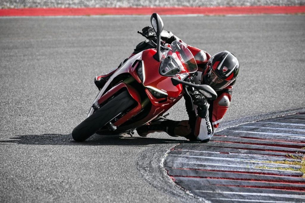 Ducati SuperSport 950 2021: pura sportività e utilizzo stradale quotidiano