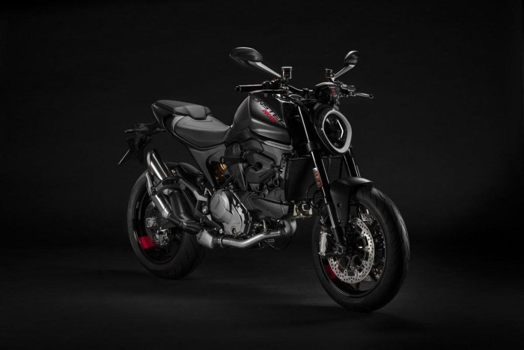 Ducati Monster 2021: leggero, compatto, essenziale e divertente