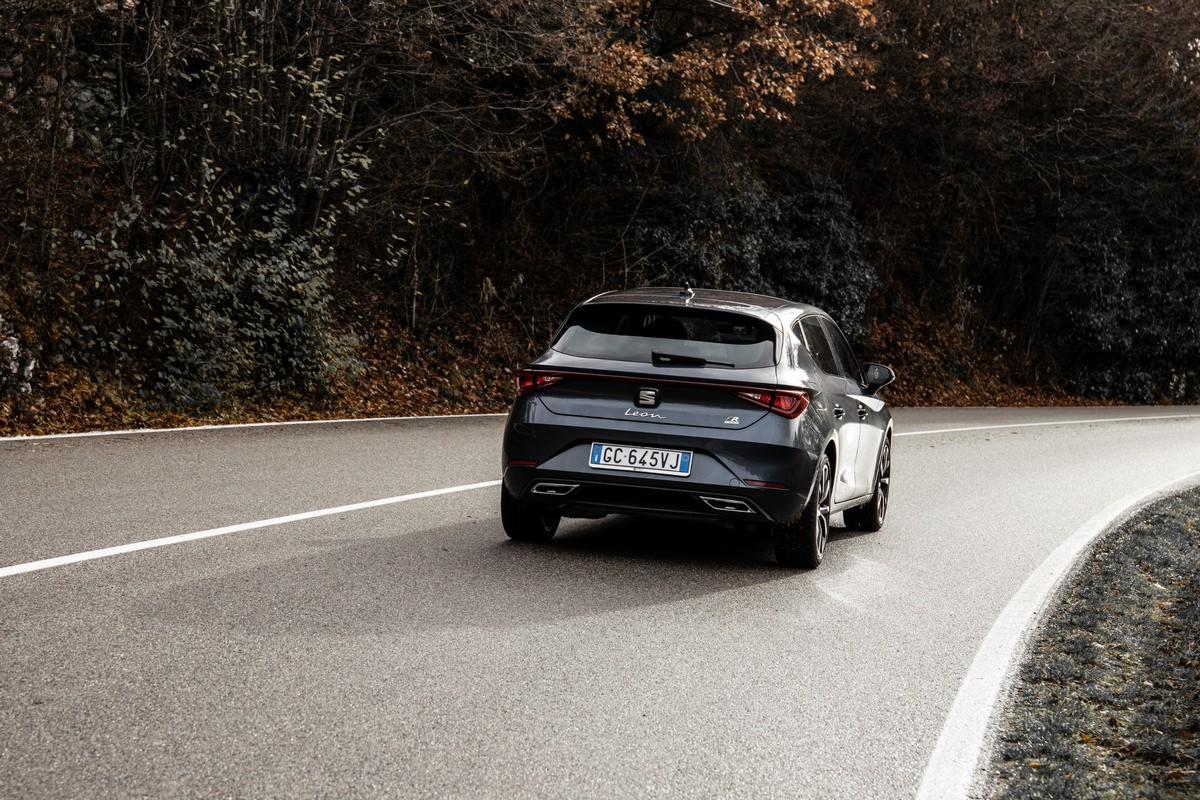 Nuova Seat Leon e-HYBRID